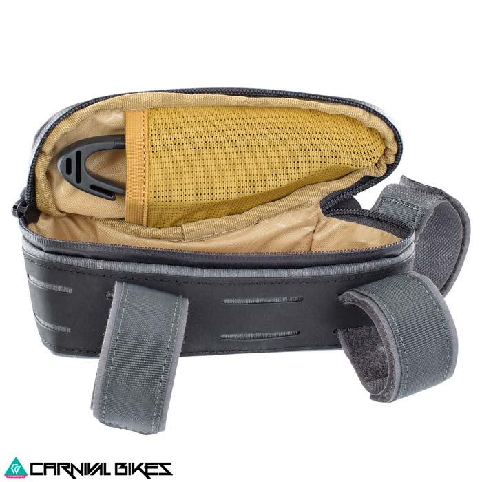 carnivalbikes-chile-B1653-Bolso-Evoc-Multi-Frame-Pack-Carbon-Grey-tienda-venta-ciclismo-envio-a-todo-el-pais-mtb-gravel-1