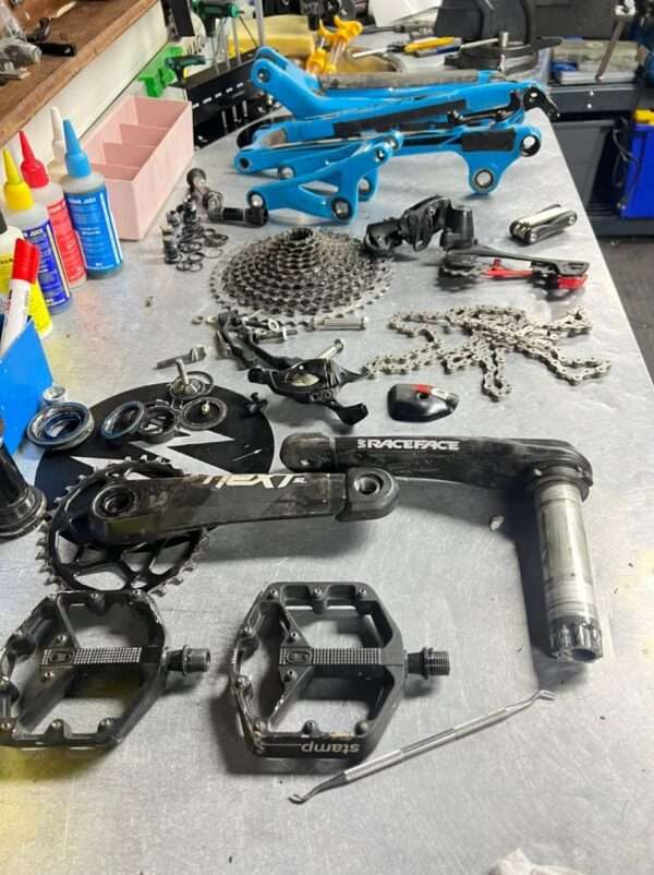 carnivalbikes chile mantencion pro full mtb taller mecanico doble suspension shock horquilla enduro xc xco downhill