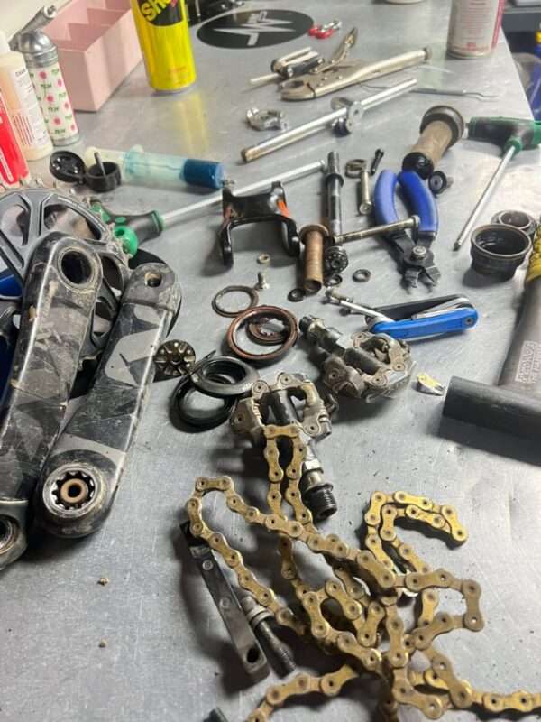 carnivalbikes chile mantencion pro full mtb taller mecanico doble suspension shock horquilla enduro xc xco downhill