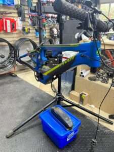 carnivalbikes chile mantencion pro full mtb taller mecanico doble suspension shock horquilla enduro xc xco downhill