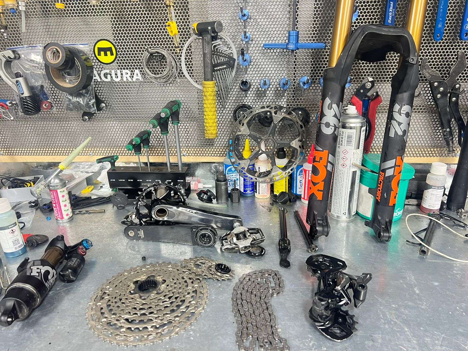 carnivalbikes chile mantencion pro full mtb taller mecanico doble suspension shock horquilla enduro xc xco downhill 7