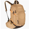 CARNIVALBIKES-Mochila-Evoc-Explorer-Pro-26-Gold-DISTRIBUIDOR-MTB-CHILE-ENDURO-MONTANA