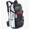 CARNIVALBIKES-Mochila-Evoc-Fr-Trail-20-BLACK-WHITE-NEGRA-BLANCO-DISTRIBUIDOR-CHILE-MTB-MONTANA-CERRO-ENDURO