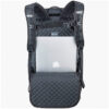 carnivalbikes-Mochila-EVOC-Mission-Pro-28-litros-Black-distribuidor-chile-commuter-2