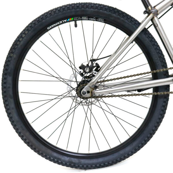 carnivalbikes-Bicicleta-Dirt-Radical-Mountain-Cromo-Raw-26-distribuidor-chile-ciclismo-urban B2626
