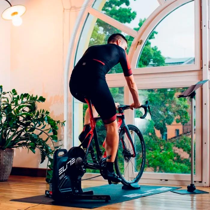 carnivalbikes-Rodillo-Elite-Hometrainer-Suito-T-Pers-0191004-indoor-training-distribuidor-chile-tienda-de-bicicleta-envio-despacho-rapido-3