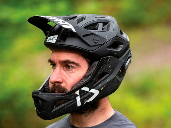 Casco Leatt MTB Enduro 3.0 V21 Negro S 51-55cm – CarnivalBikes