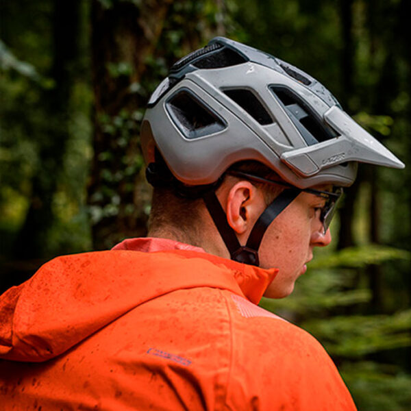 carnivalbikes-casco-mtb-Lazer-jackal-Mips-Ce-Matte-dark-grey-distribuidor-chile-enduro-tienda-venta-bicicleta-indumentaria-trail