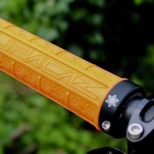 carnivalbikes-puno-mtb-supacaz-grizips-orange-naranjo-lock-on-distribuidor-chile-xc-xco-tienda-cislismo-bicicleta-enduro