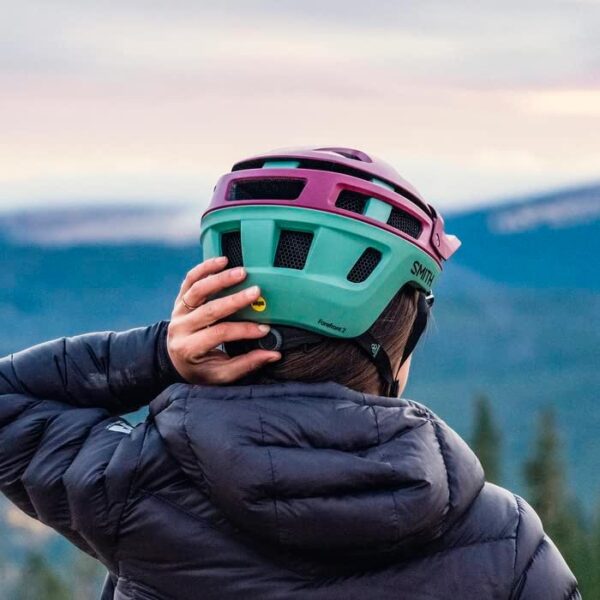 carnivalbikes-CASCO-mtb-SMITH-ENGAGE-MIPS-MATTE-MERLOT-ALOE-distribuidor-chile-tienda-de-ciclismo-indumentaria-proteccion-envio-rapido
