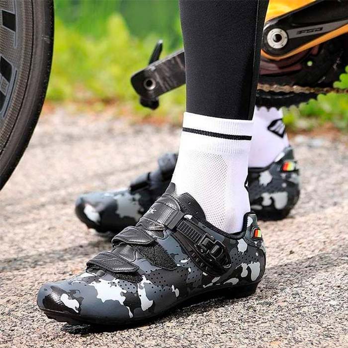 carnivalbikes-ZAPATILLAS-DE-RUTA-SANTIC-NEGRO-GRIS-CAMO-tienda-venta-chile-envio-rapido-triatlon-gravel-3
