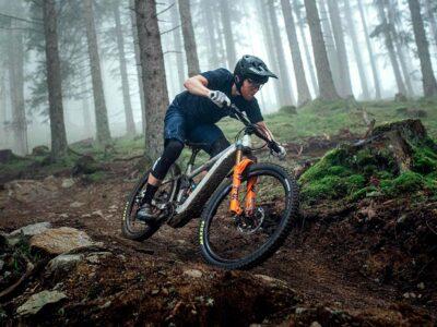 carnivalbikes-bicicleta-ebike-giant-mtb-Reign-E-electrified-venta-chile-tienda-distribuidor-envio-a-todo-el-pais