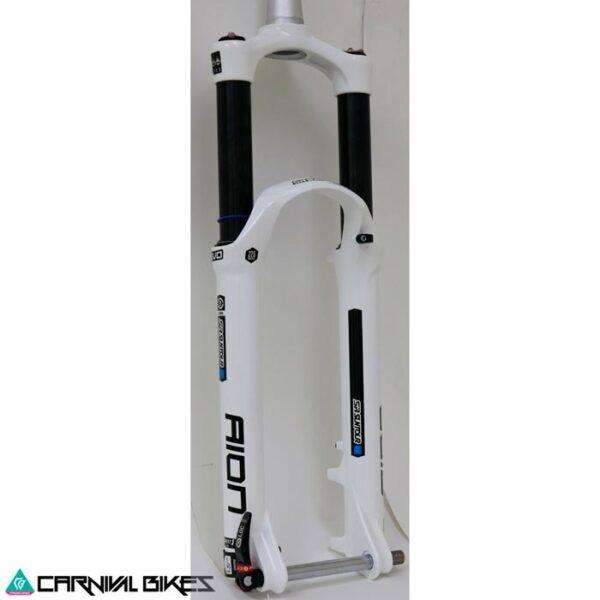 carnivalbikes-horquilla-suntour-Aion-35-Evo-Lor-Boost-27-5-blanca-tienda-ciclismo-venta-chile-envio-a-todo-el-pais