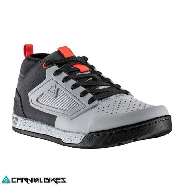 carnivalbikes-chile-Zapatilla-mtb-Leatt-30-flat-plataforma-titanium-gris-tienda-venta-envio-a-todo-el-pais-enduro-downhill