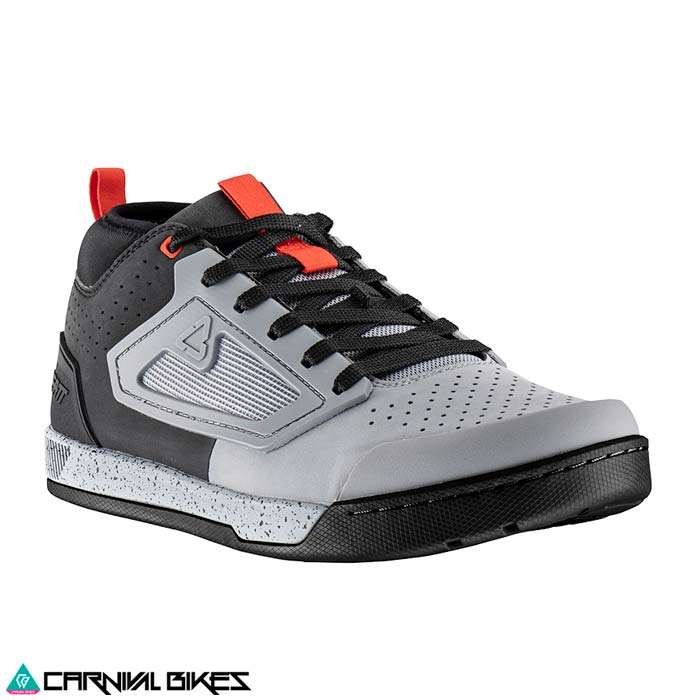 carnivalbikes-chile-Zapatilla-mtb-Leatt-30-flat-plataforma-titanium-gris-tienda-venta-envio-a-todo-el-pais-enduro-downhill
