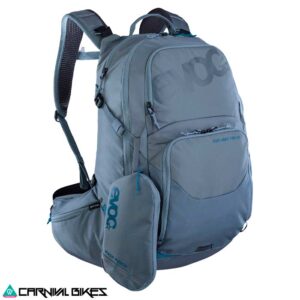 carnivalbikes-chile-Mochila-Evoc-Explorer-Pro-26-gris-steel-tienda-venta-ciclismo-envio-a-todo-el-pais-enduro