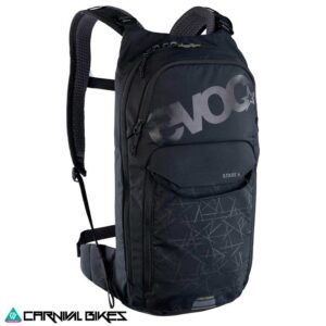 Vista frontal de la mochila EVOC Stage 6L color negro