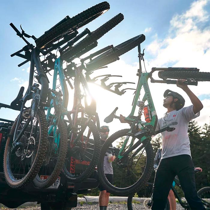 carnivalbikes-chile-Portabicicleta-vertical-Yakima-Hangtight-6-bicis-enganche-americano-tienda-venta-envio-a-todo-el-pais-2