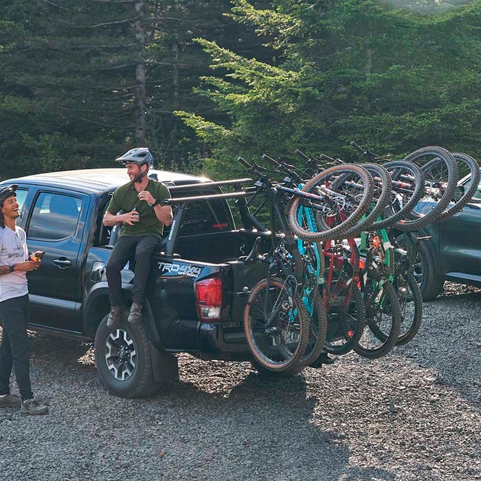 carnivalbikes-chile-Portabicicleta-vertical-Yakima-Hangtight-6-bicis-enganche-americano-tienda-venta-envio-a-todo-el-pais-3