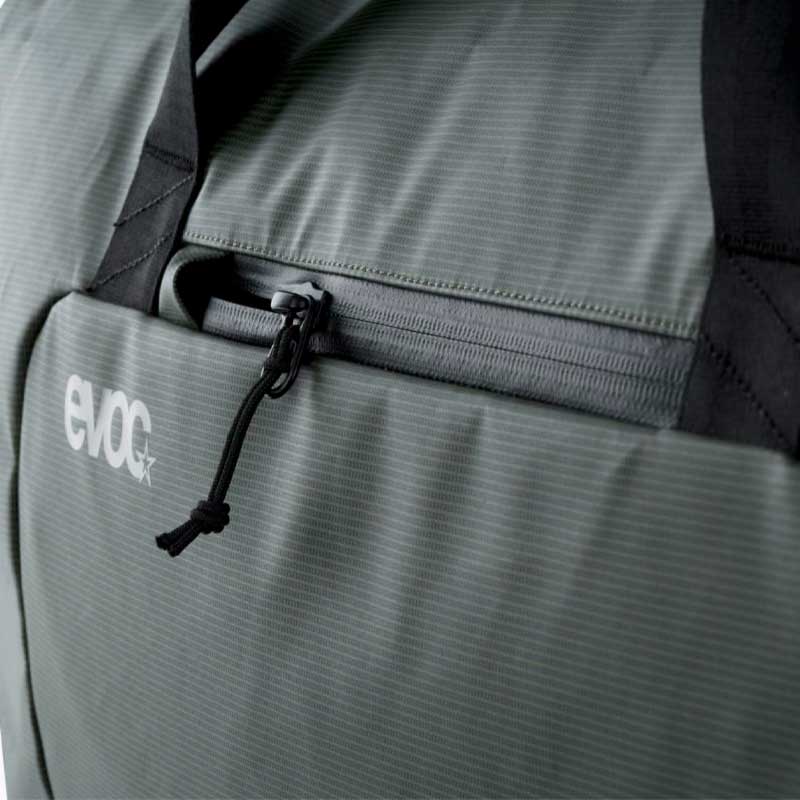 Bolso-Evoc-Weekender-40L-Oliva-Oscuro-Negro-carnivalbikes-chile-3