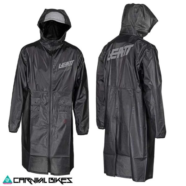 Vista trasera de la chaqueta Leatt MudCoat V24 para lluvia. Diseño ergonómico con ventilación posterior y cobertura extendida