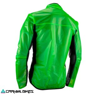 Vista trasera de la chaqueta Leatt MTB RaceCover V23 Lime. Ligera, compactable y con detalles reflectantes para mayor seguridad