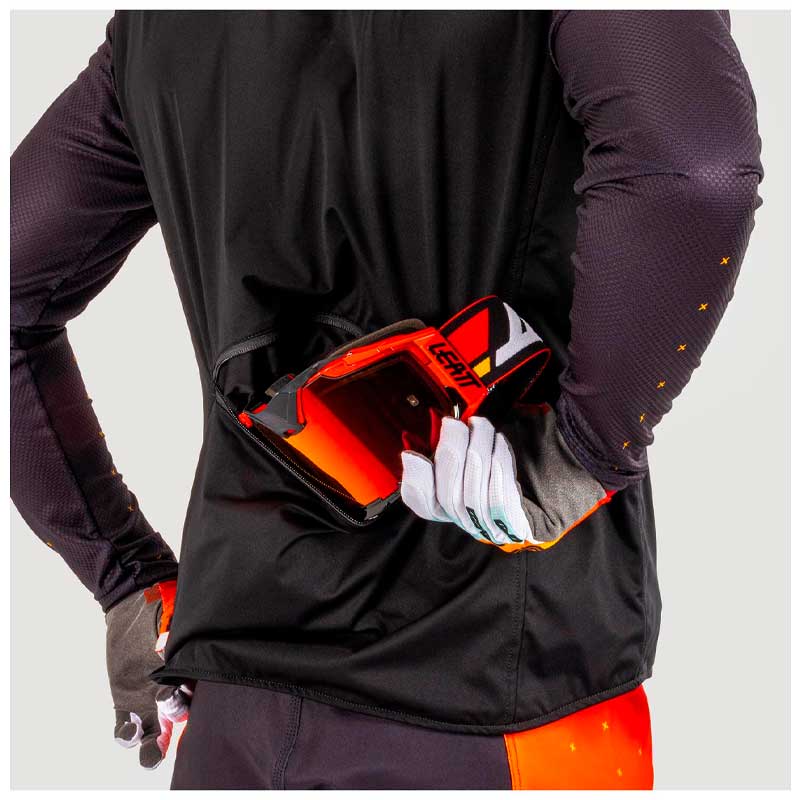 Cortaviento-Leatt-Sin-Mangas-Racevest-Negro-carnivalbikes-chile-2