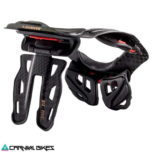 Vista trasera del protector cervical Leatt Moto 6.5. Sistema de ajuste trasero y ventilación incorporada para máxima comodidad