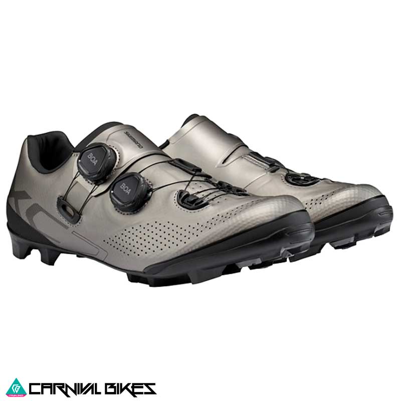 Shimano XC702 Silver – Par Vista Diagonal