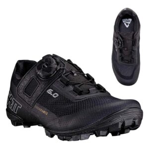Vista desde arriba de las zapatillas Leatt Endurance PRO 6 para mujer. Diseño anatómico y respirable para ciclismo de alto rendimiento.