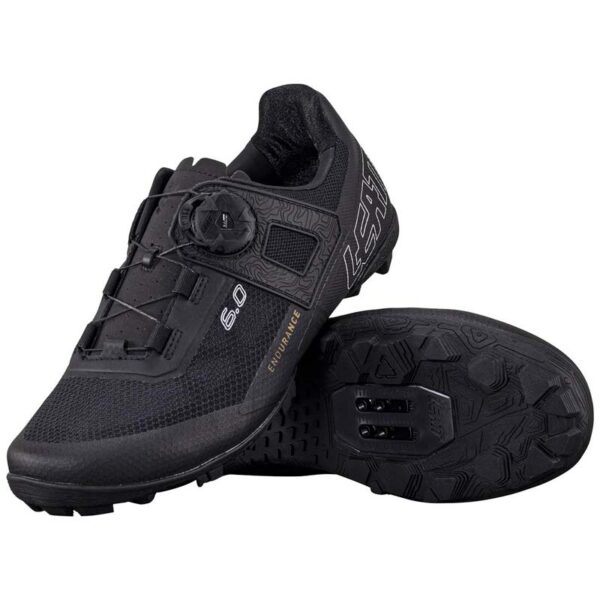 Vista frontal de las zapatillas Leatt PRO 6 V25 Mujer. Estilo agresivo, ventilación frontal y diseño deportivo.