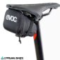 Bolso Evoc Inferior Sillín Negro S instalado en bicicleta – Carnivalbikes Chile