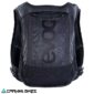 Vista trasera de la mochila Evoc Hydro Pro 6L color negro para MTB y ciclismo con tirantes ajustables